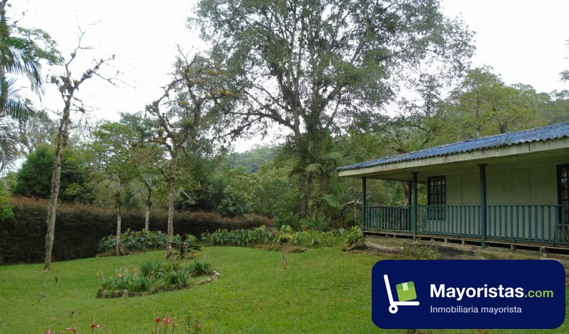 Finca ganadera de 7 ha en La Cumbre, Valle del Cauca