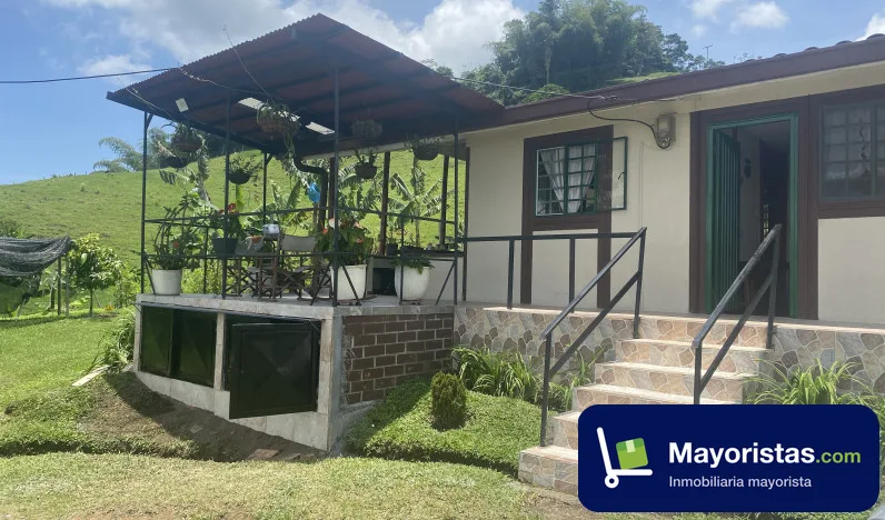 Finca ganadera de 33 ha en Marsella, Risaralda