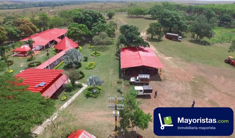 Finca ganadera de 2.500 ha en Puerto López, Meta