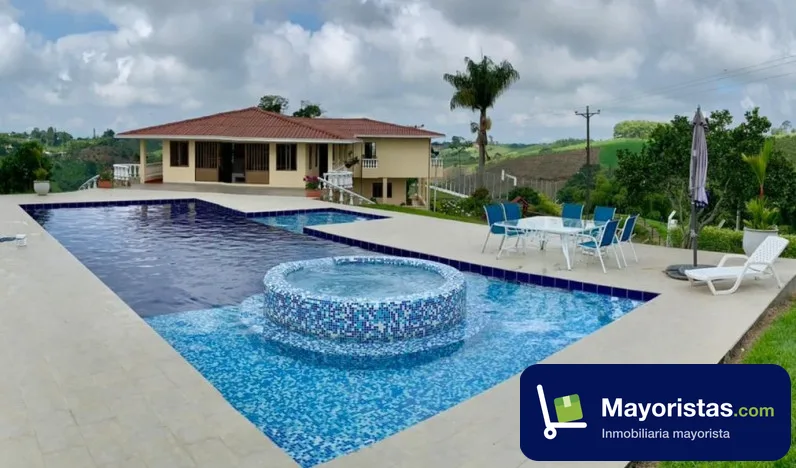 Finca ganadera de 3,8 ha en Pereira, Risaralda