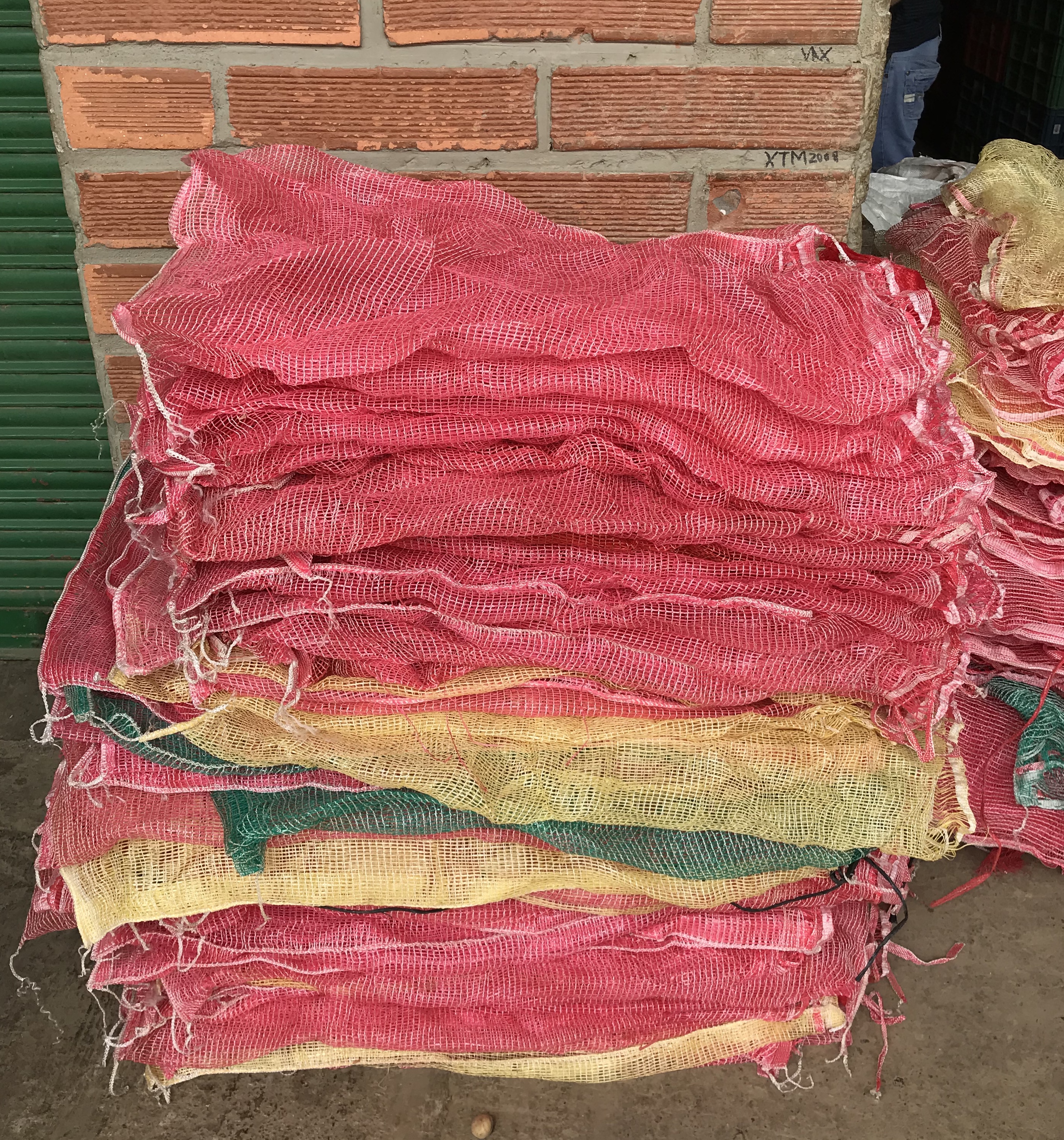 Costales paperos color-rojo-verde-amarillo de 50 kg