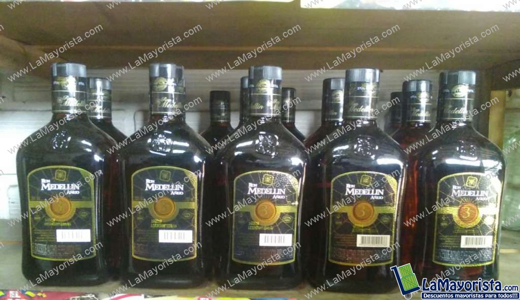 Ron Medellín botella