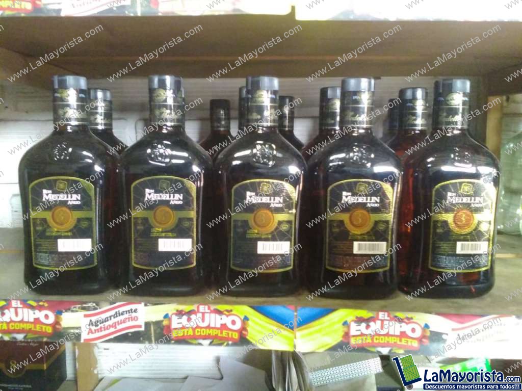 Ron Medellín Botella