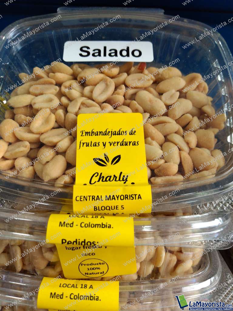 Mani salado en bandeja