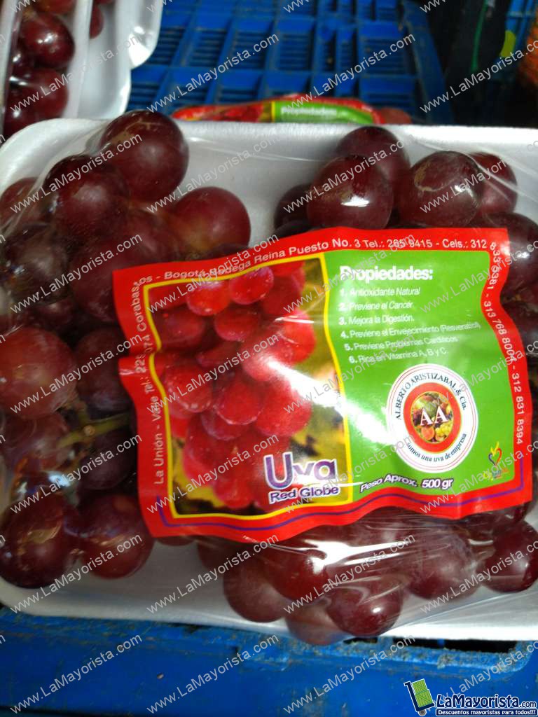 Uva roja en bandeja