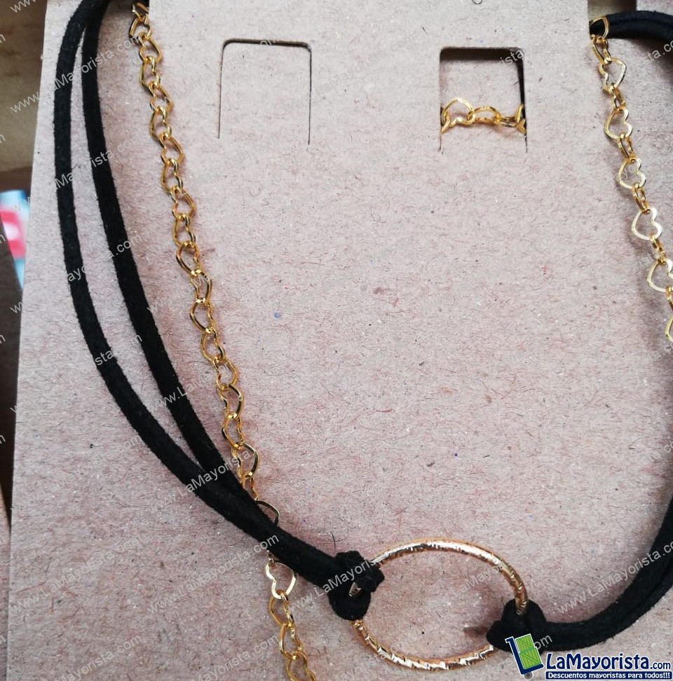 Collar en cuero y oro golfi