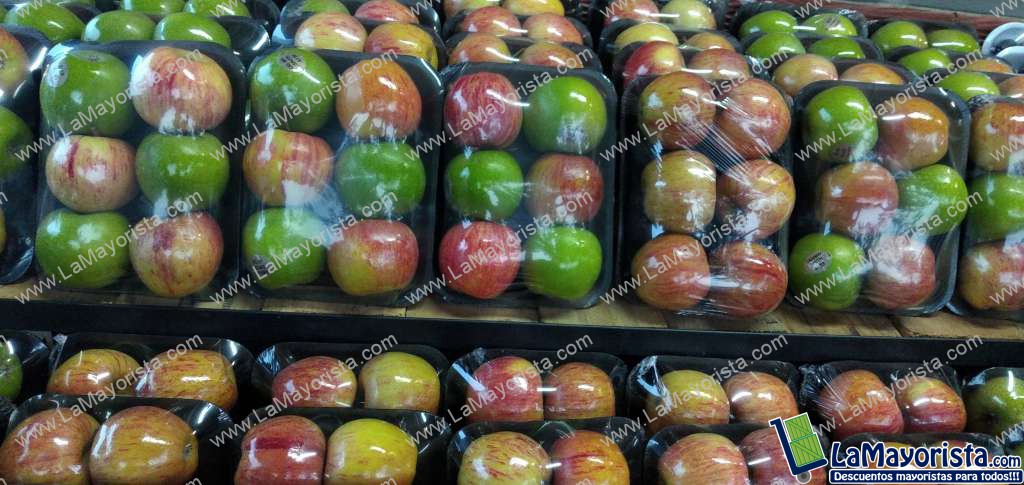 Manzana gala y verde en bandeja
