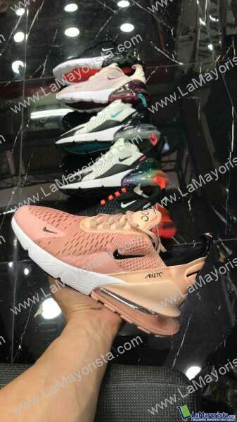 NIKE AIR 270