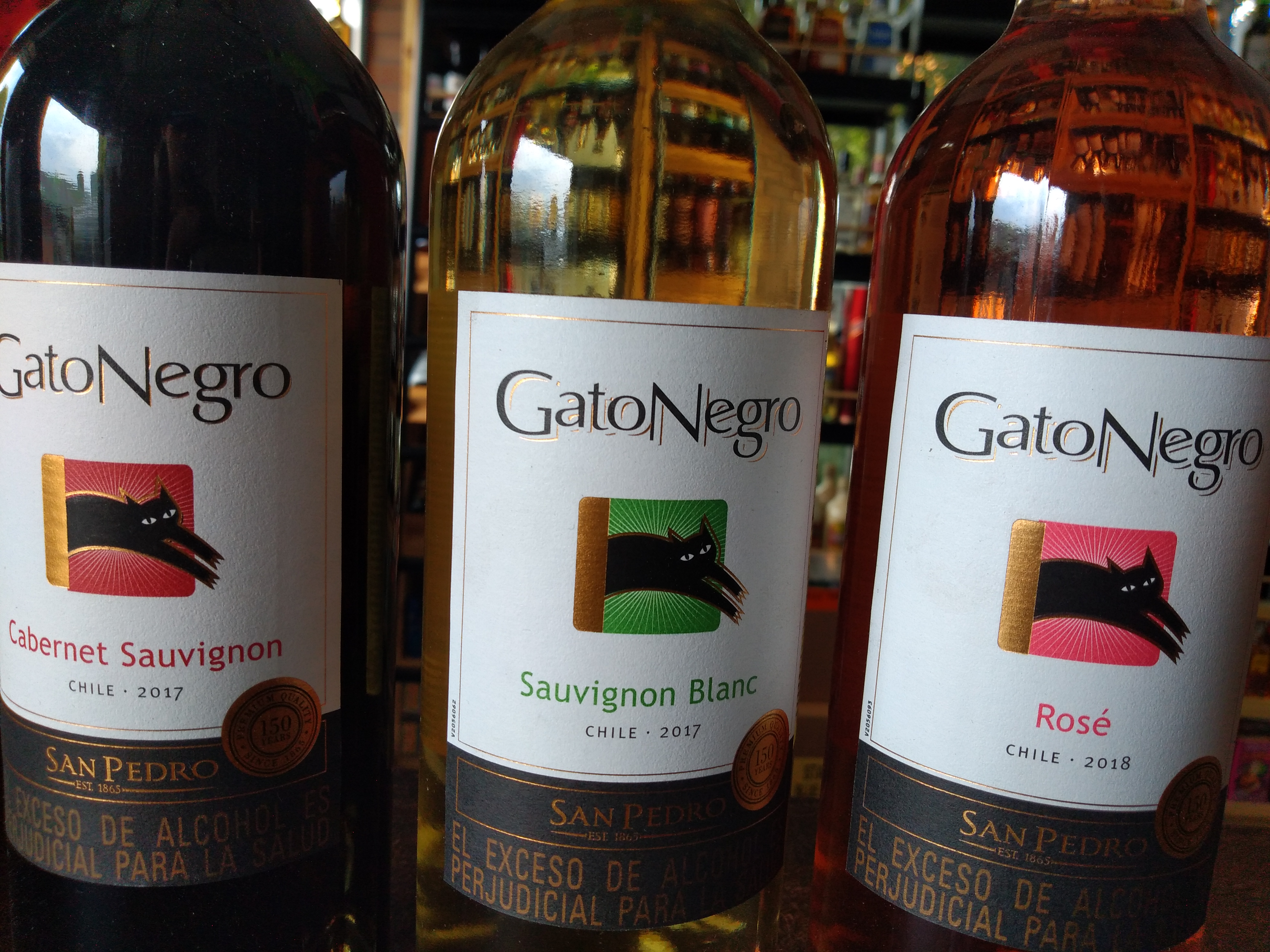Vino gato negro x 750