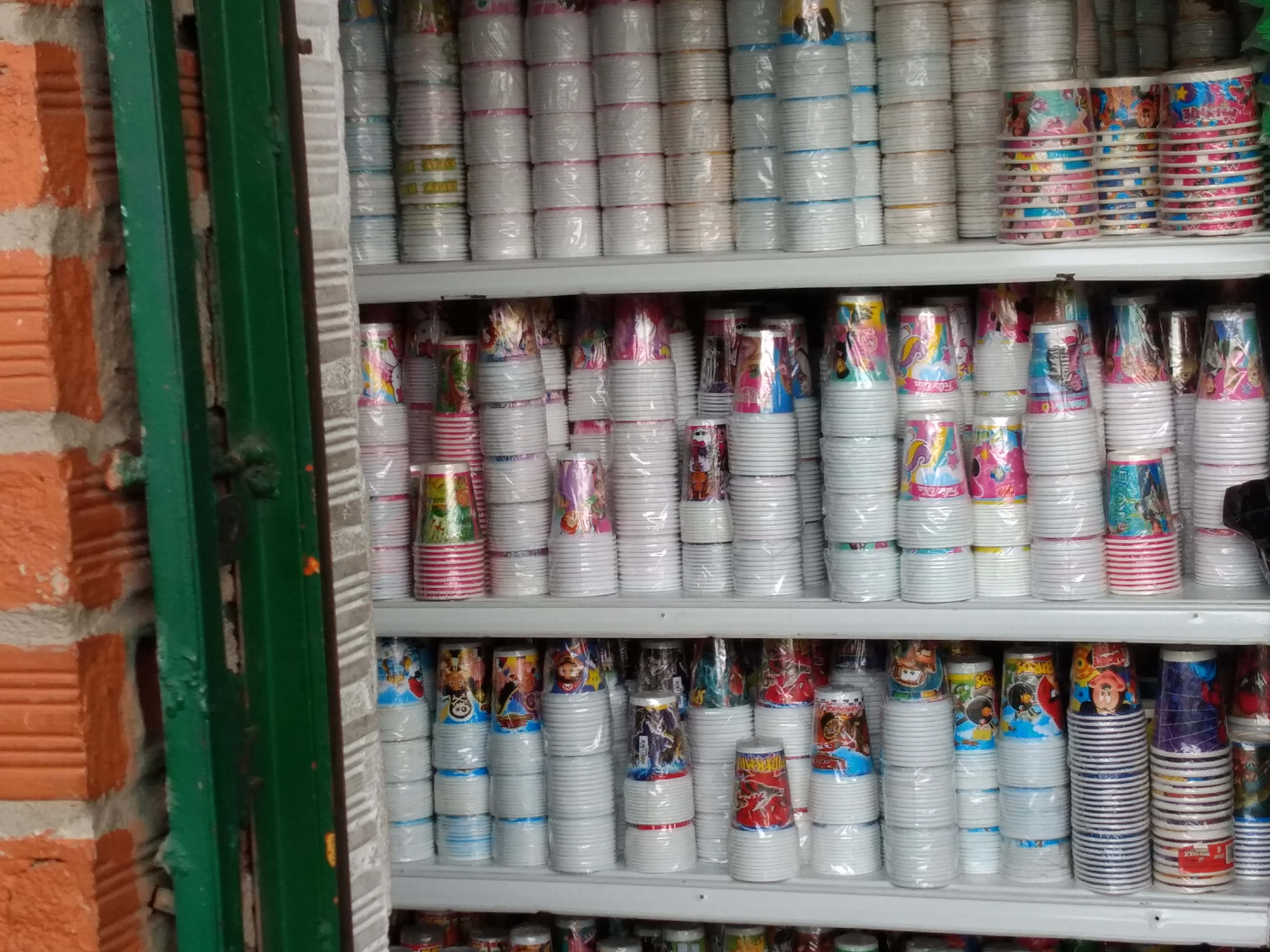 Vasos desechables motivos x 12 unidades
