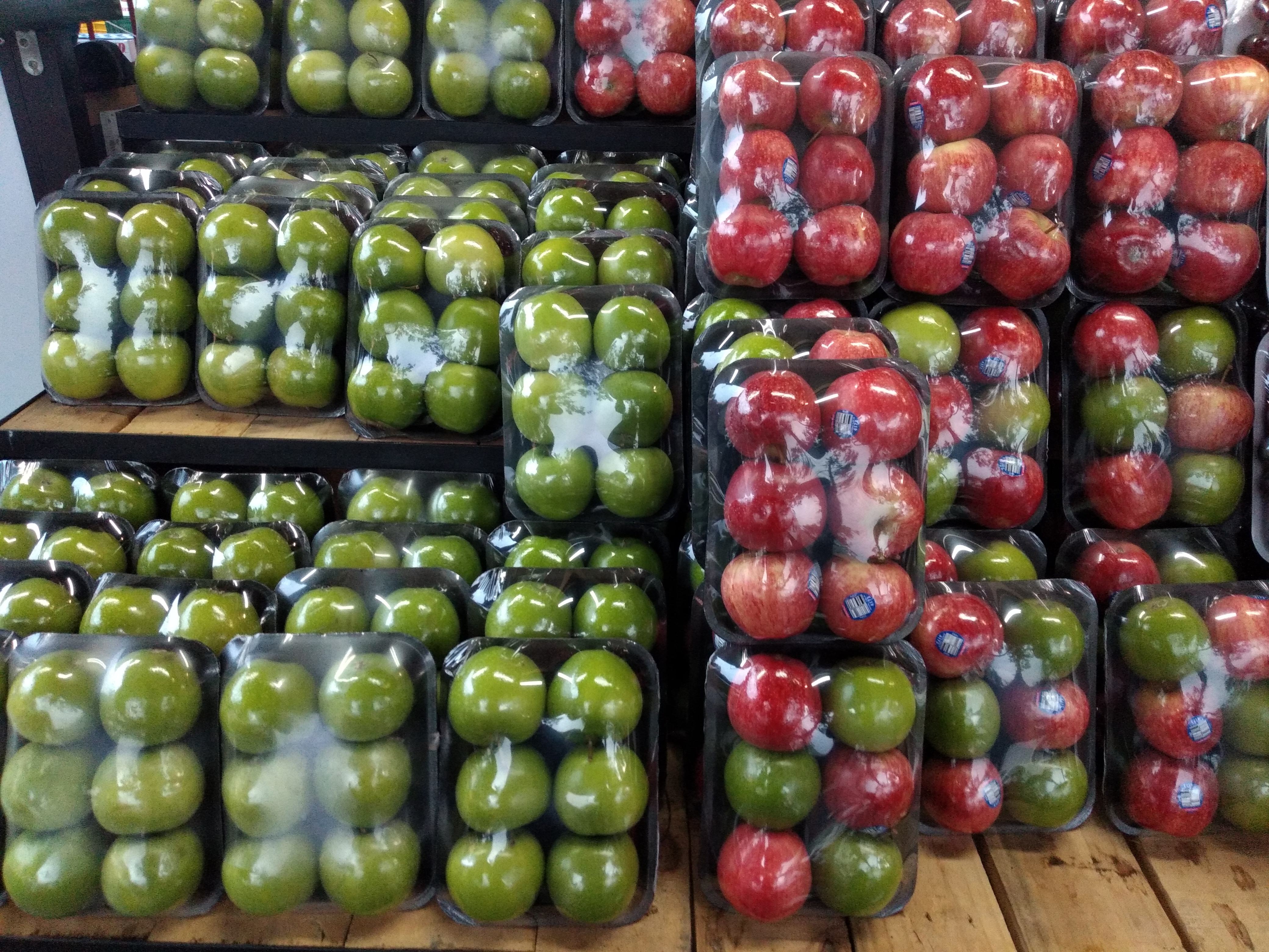 Manzana verde y gala bandeja