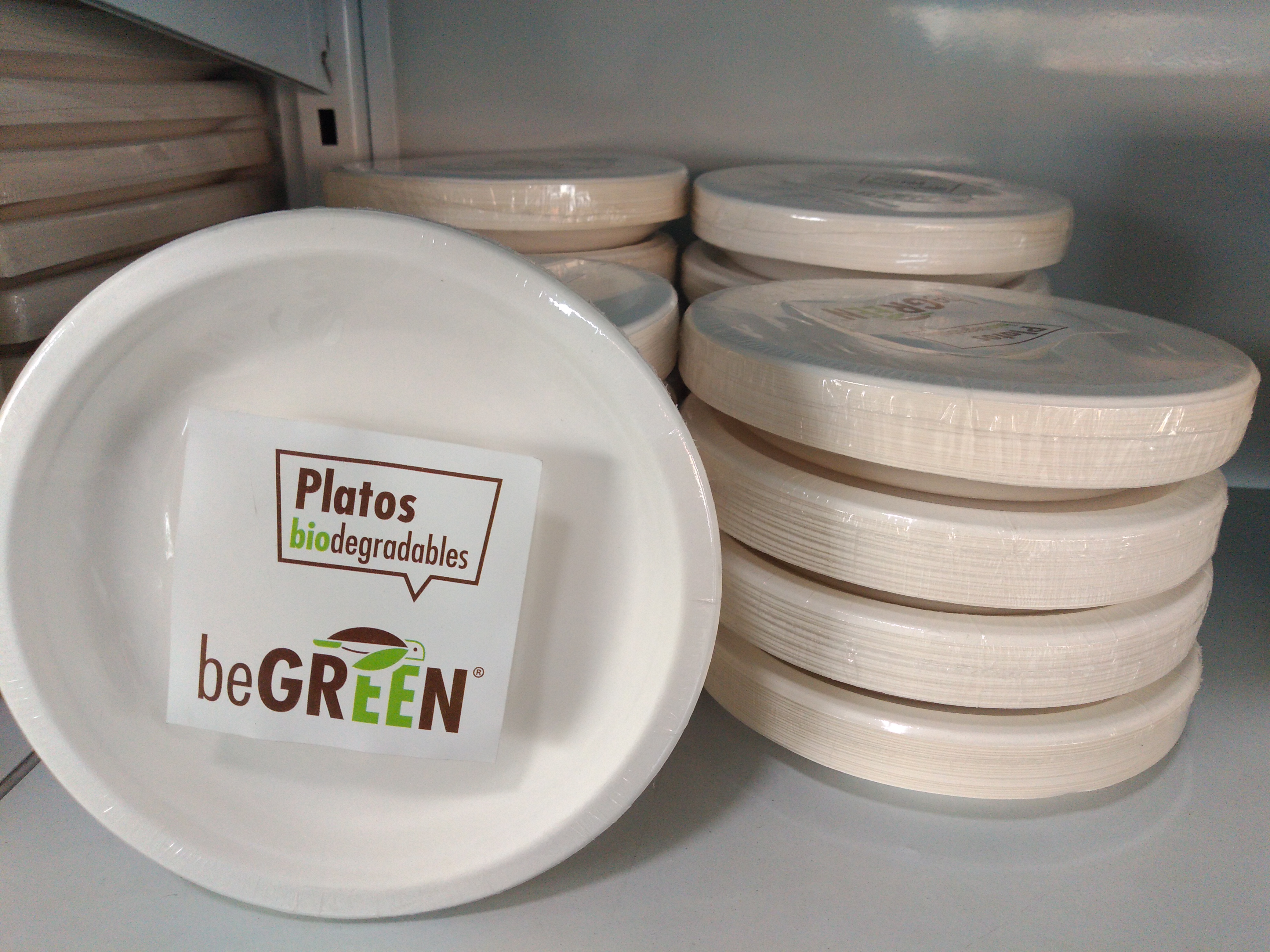 Plato redondo 18 CM biodegradable x 20 unidades