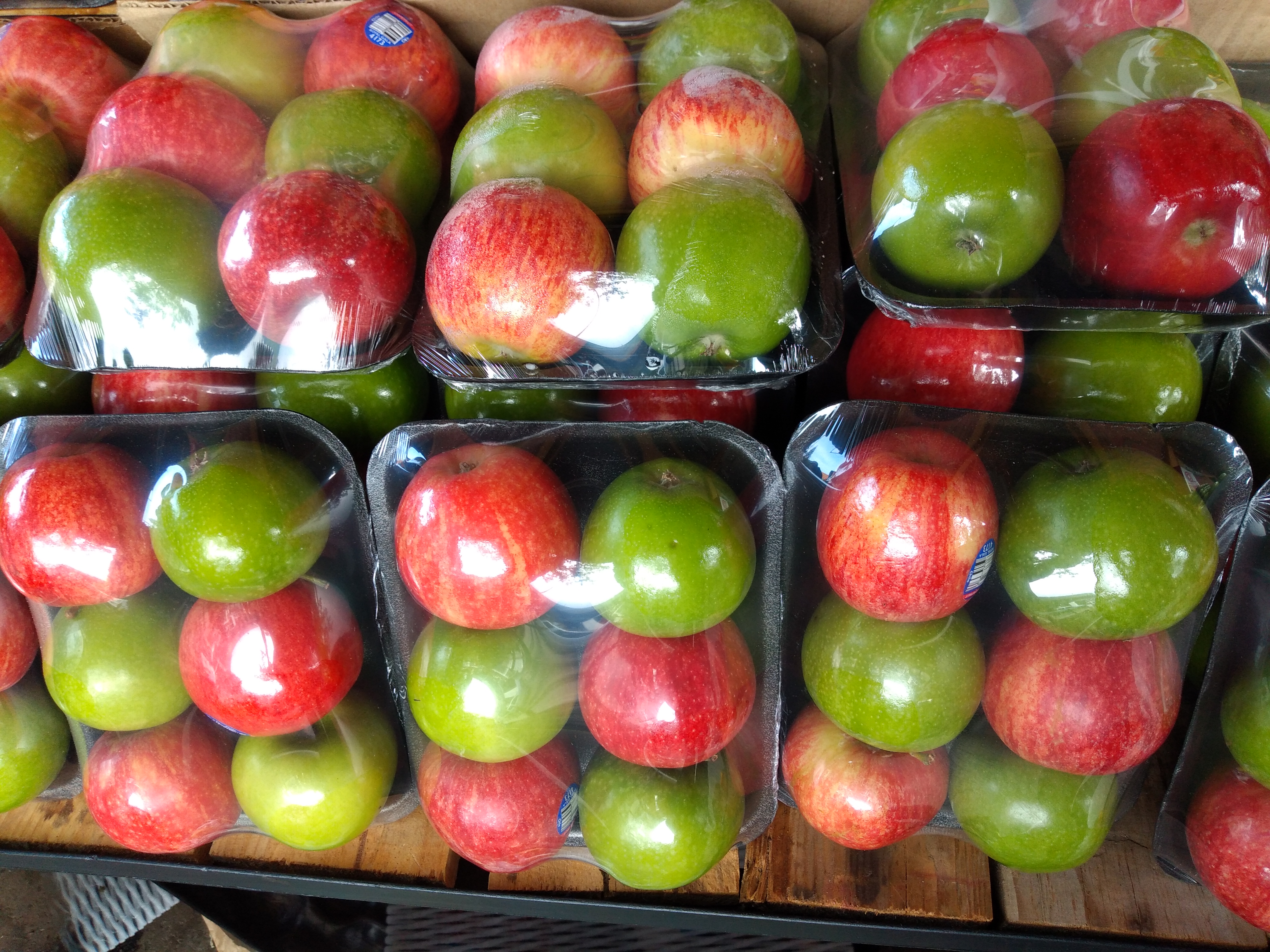 Manzana verde y gala bandeja