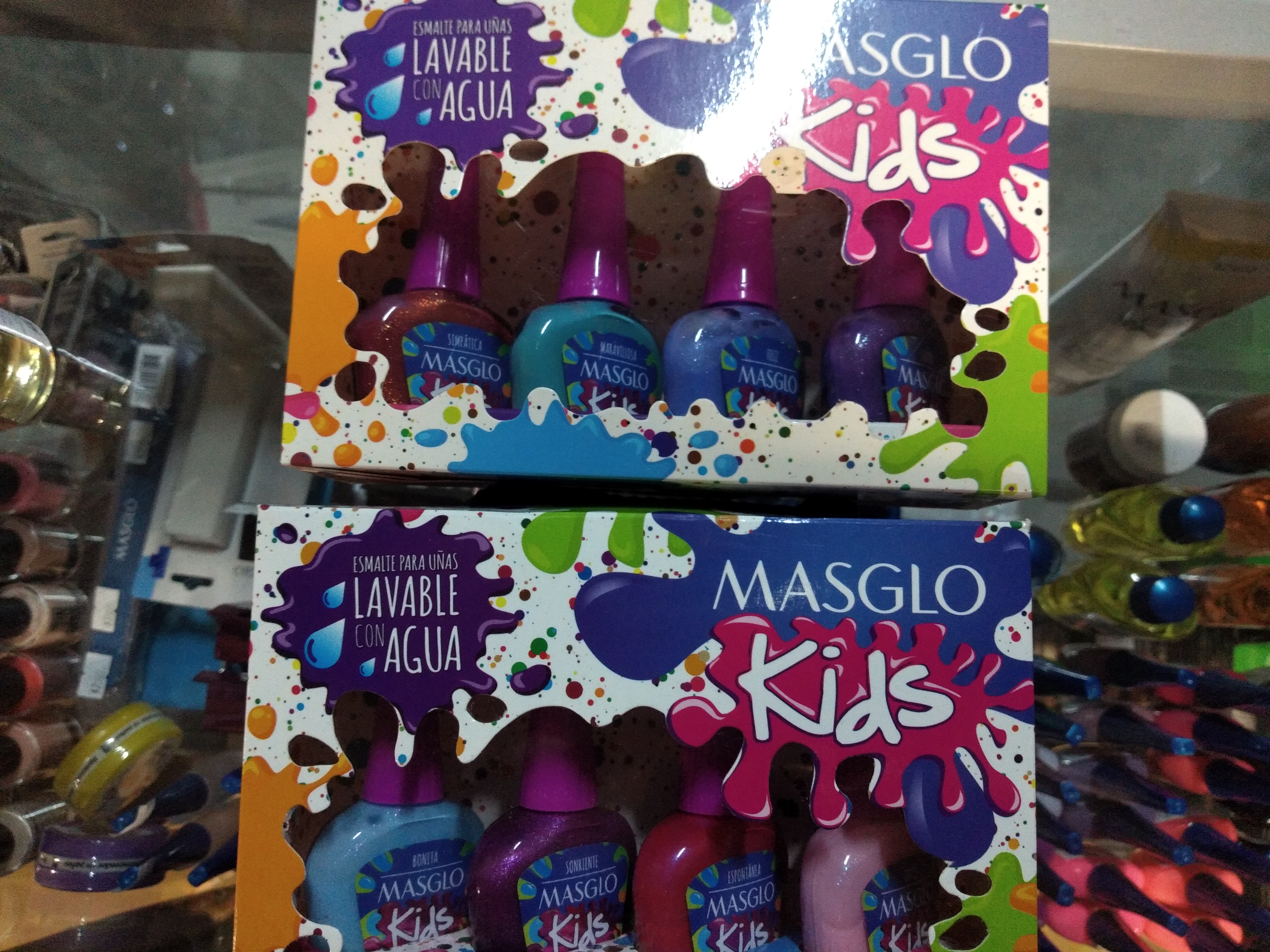 Esmalte Masglo de uñas para niñas caja x 4 unidades