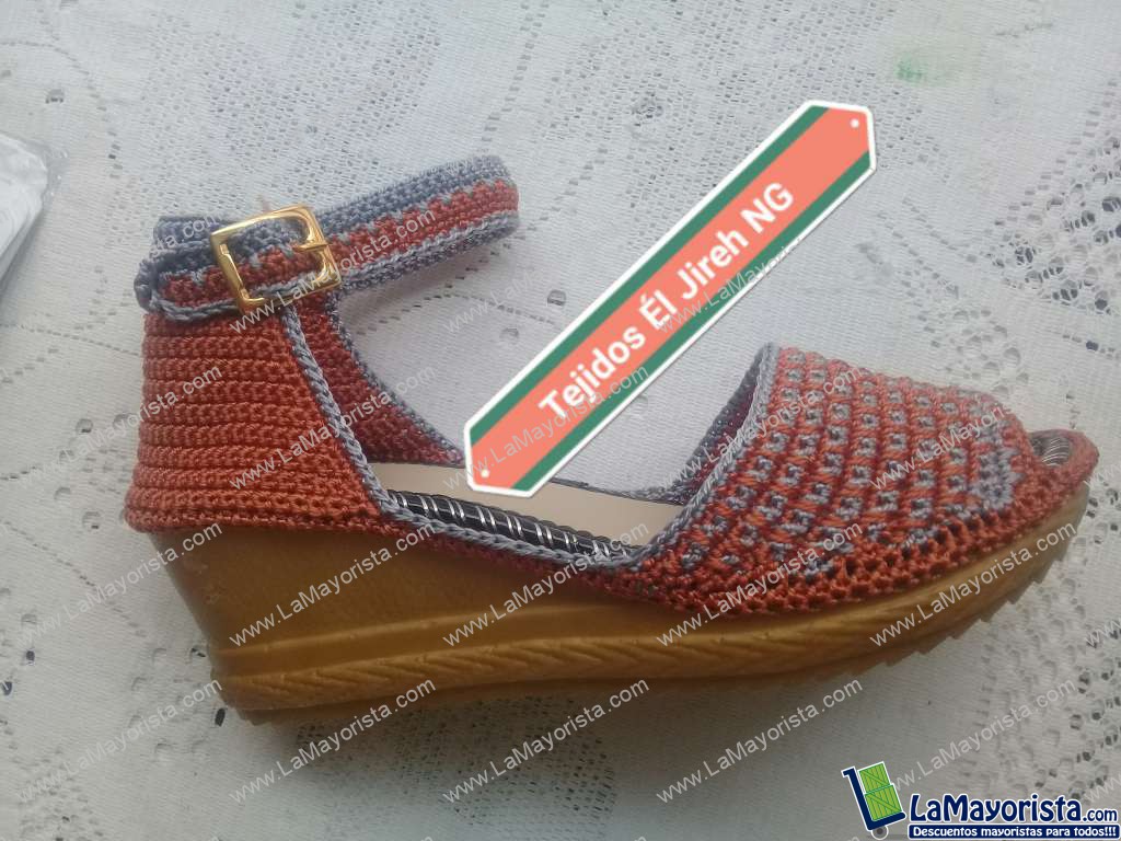 Sandalia tejida en crochet