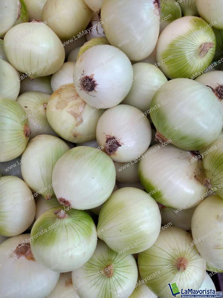 Cebolla de huevo pelada