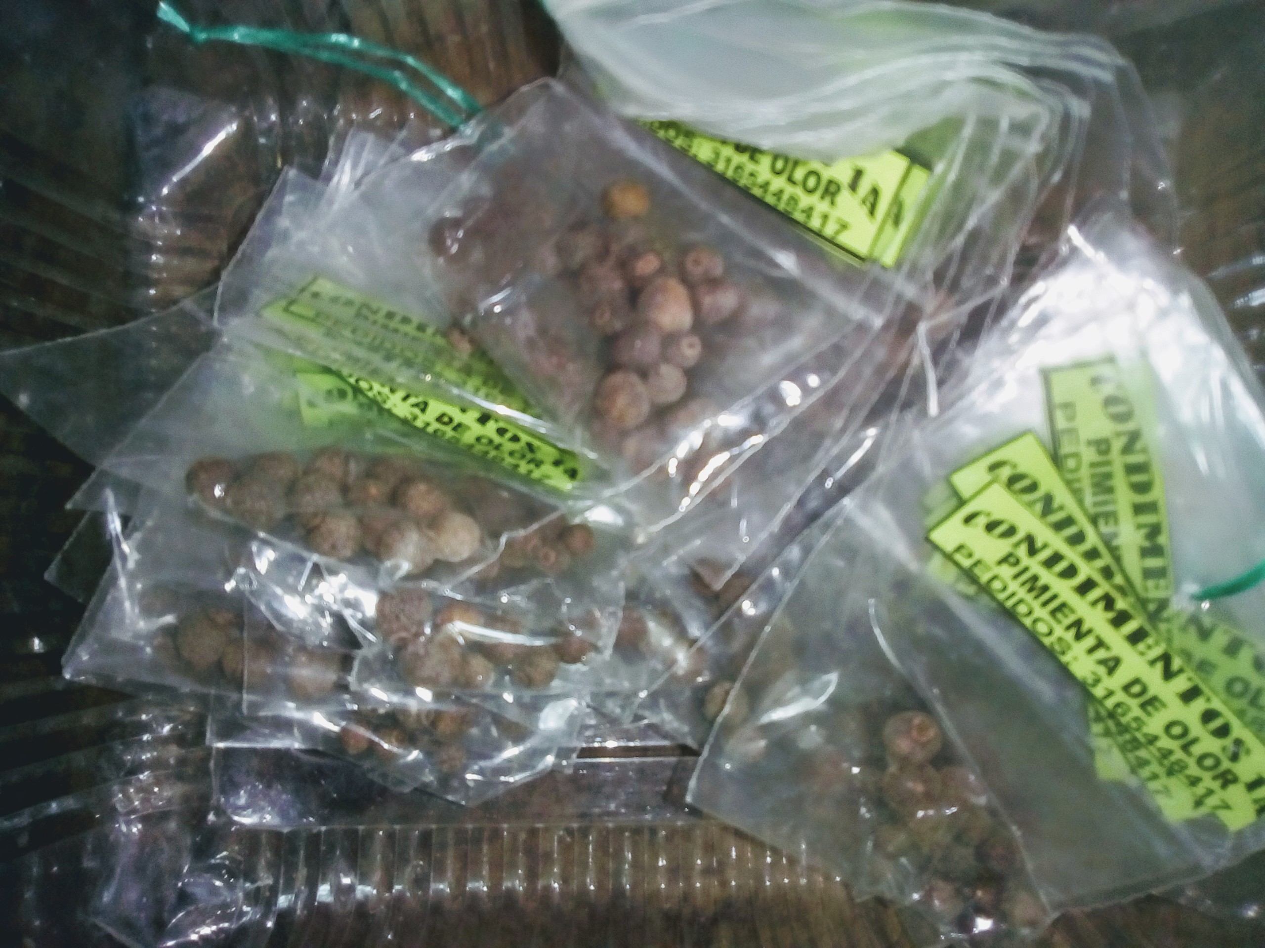 Pimienta de olor en bolsa x 14 unidades