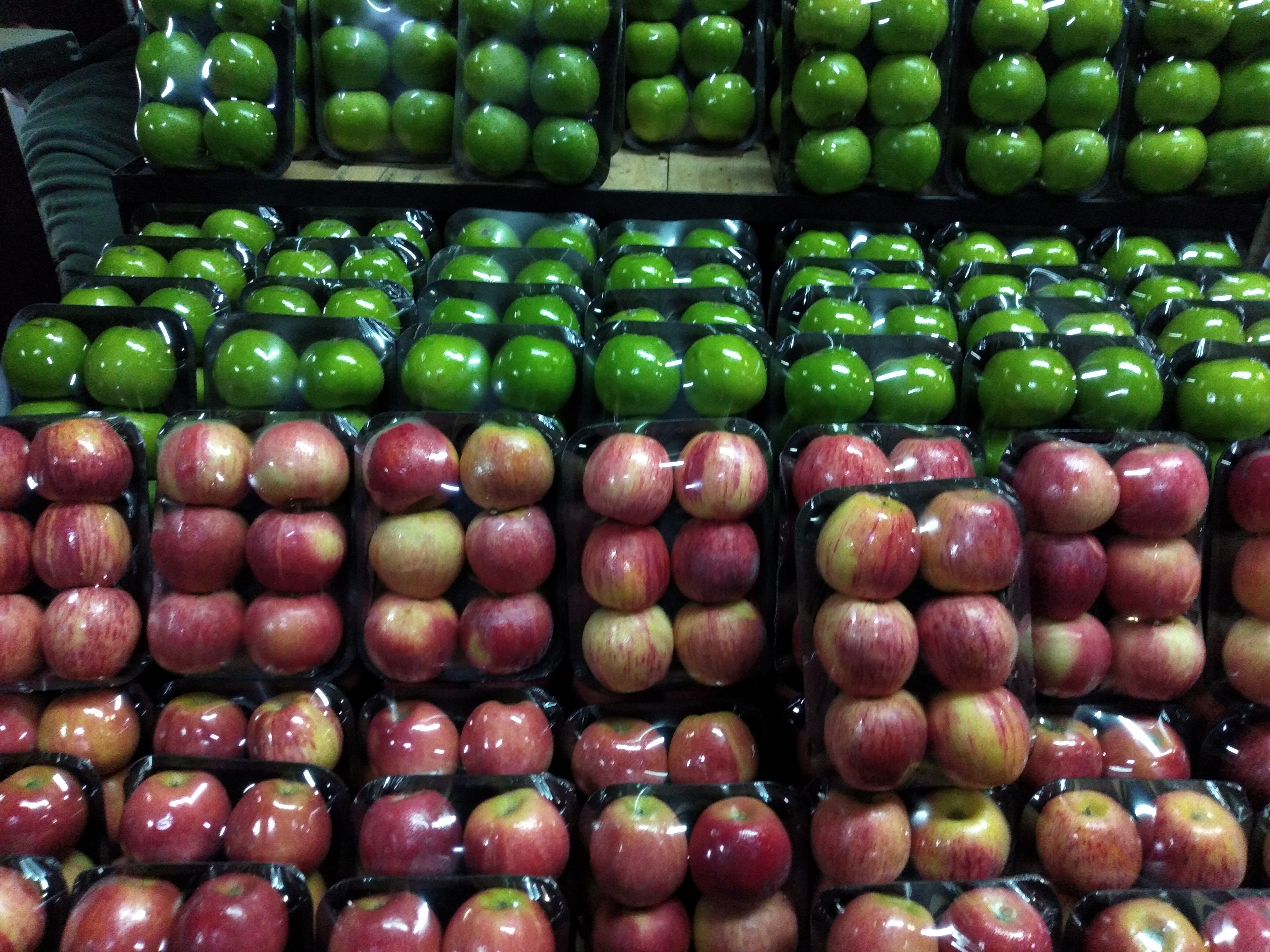 Manzana verde y gala bandeja
