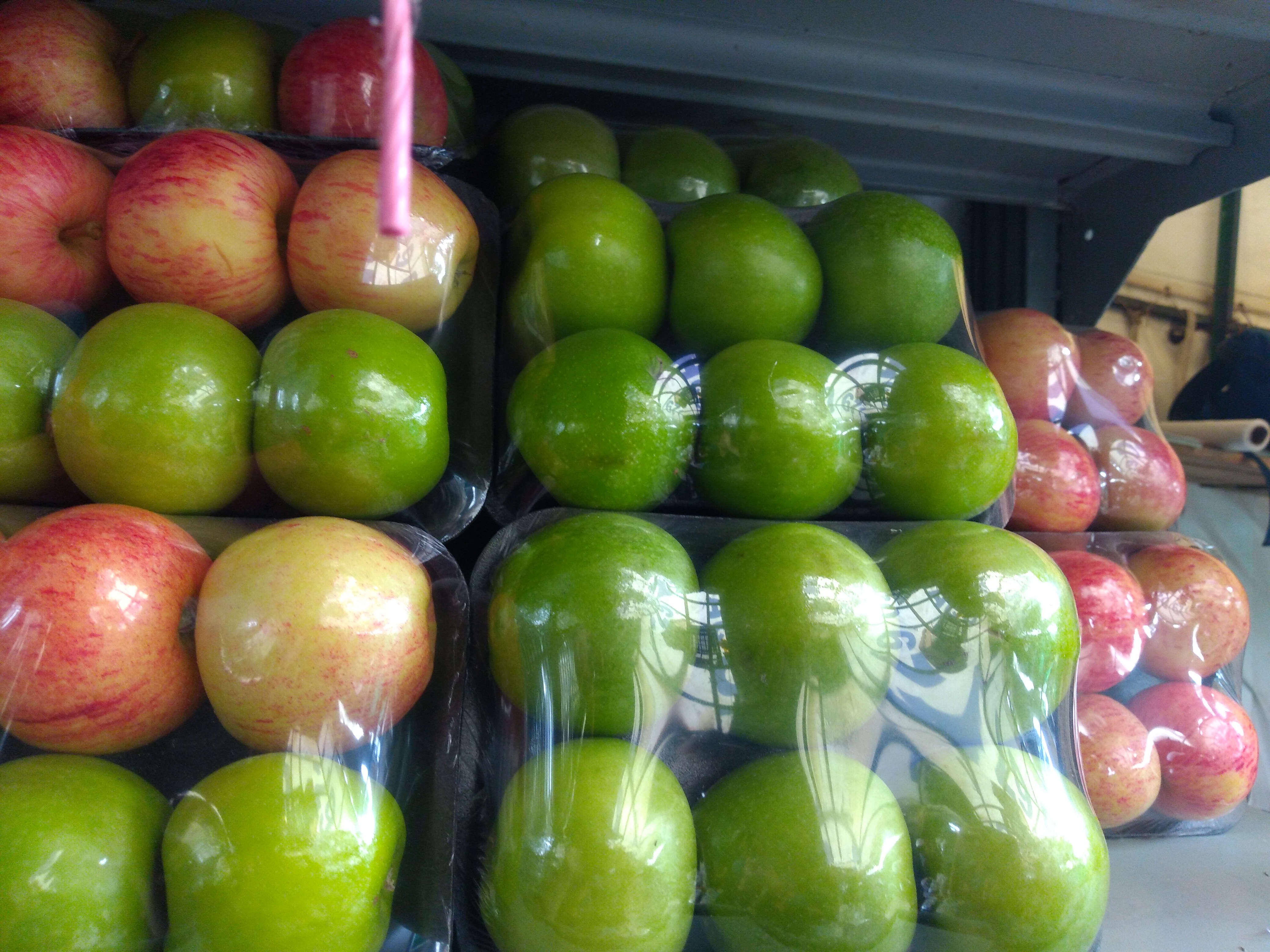 Manzana en bandeja