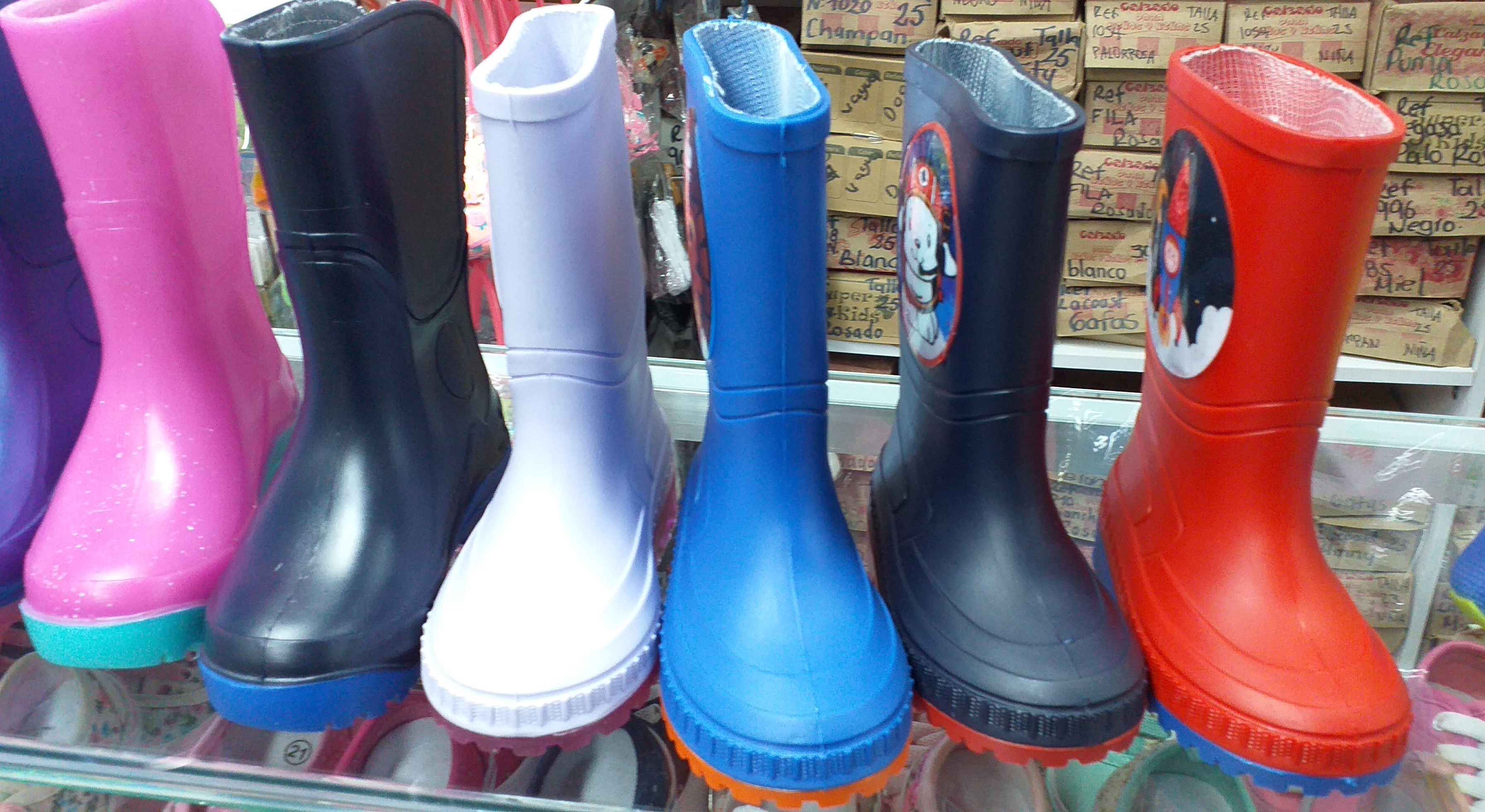 Botas plasticas para niño y niña