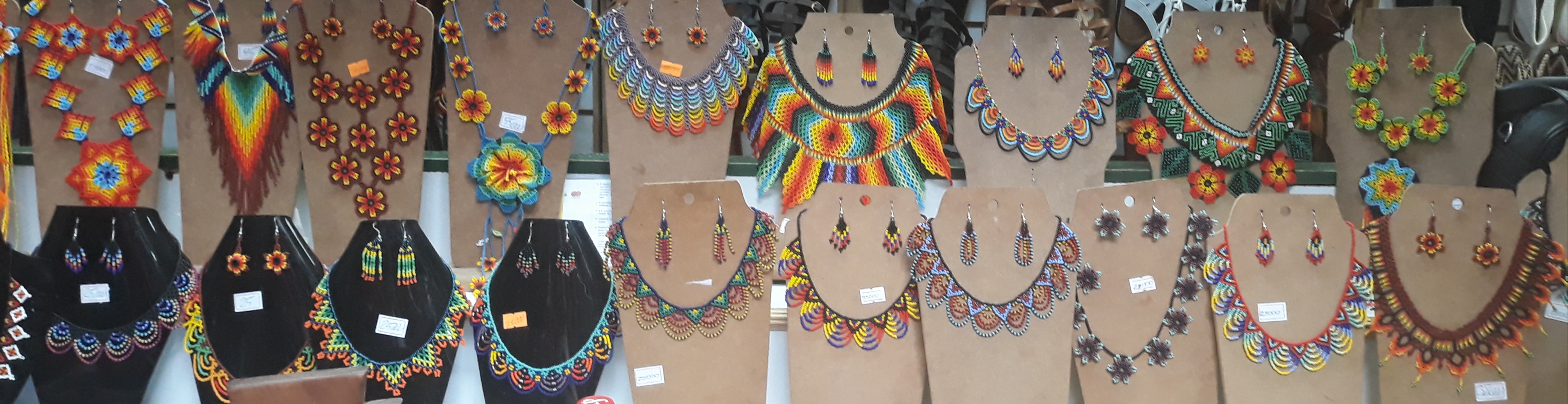 Collares de la cultura indígena Embera Katio