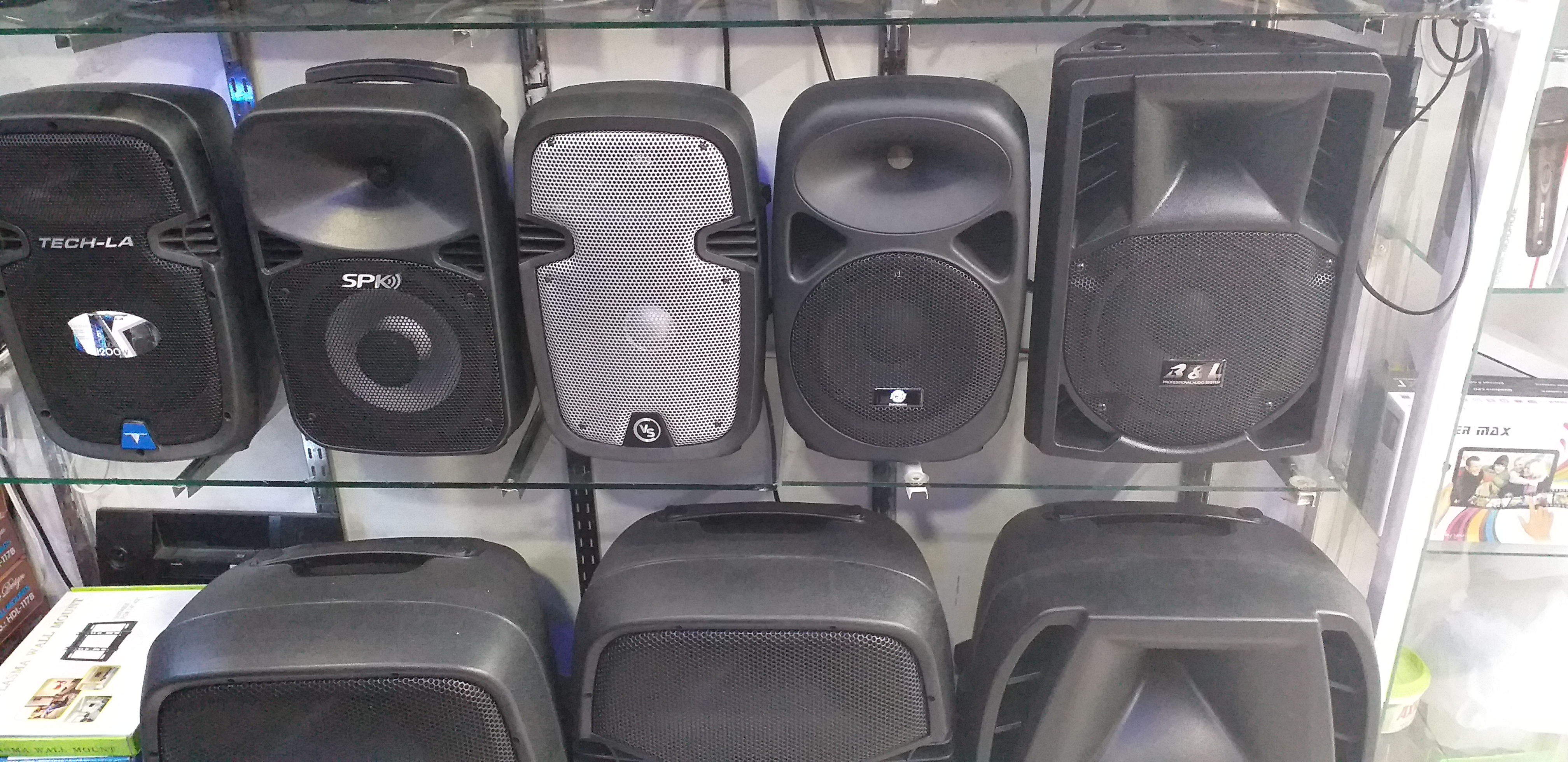 Cabinas de sonido desde 8 pulgadas hasta 15