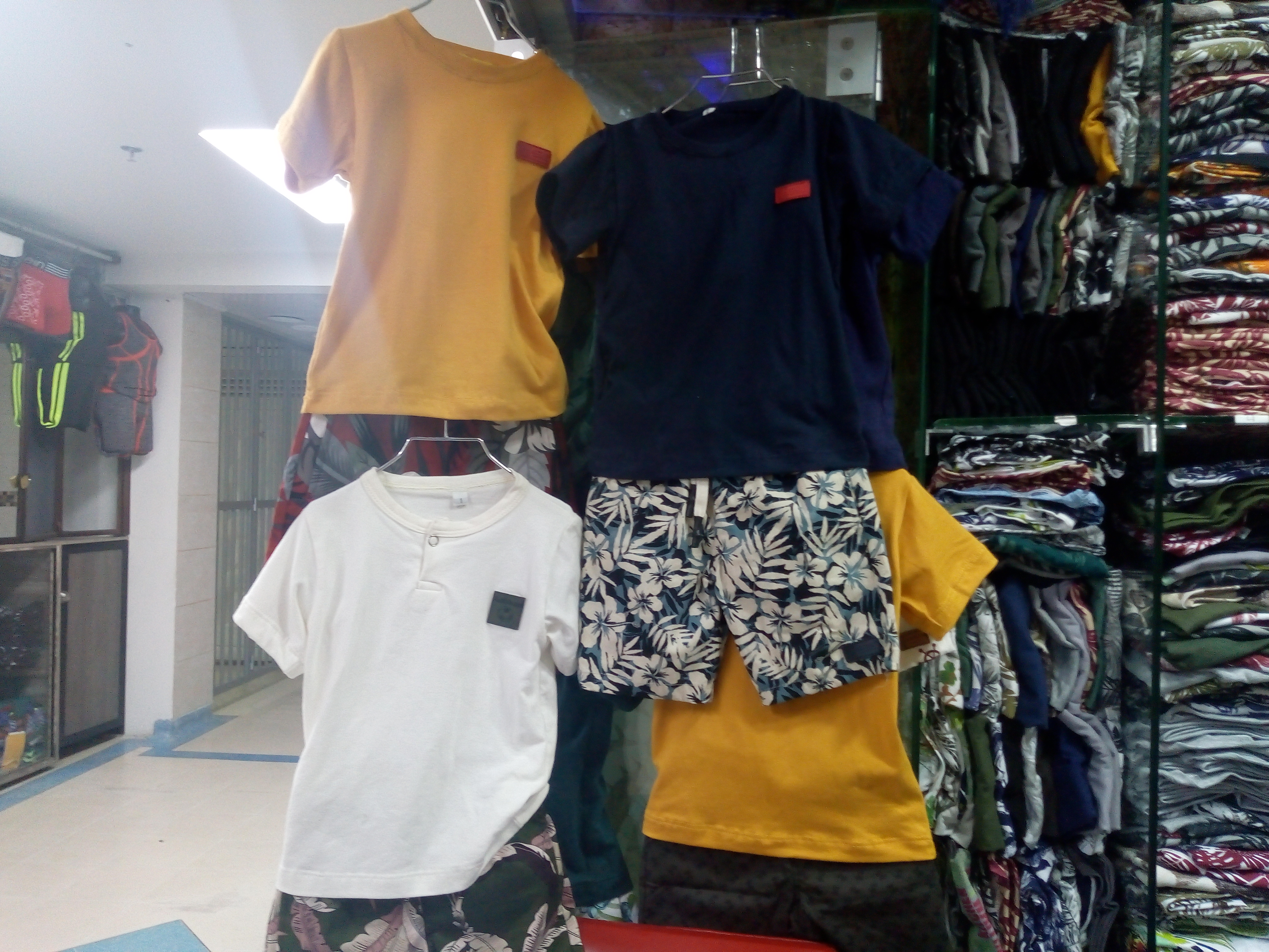 Conjunto de pantaloneta o bermuda + camisa para niño