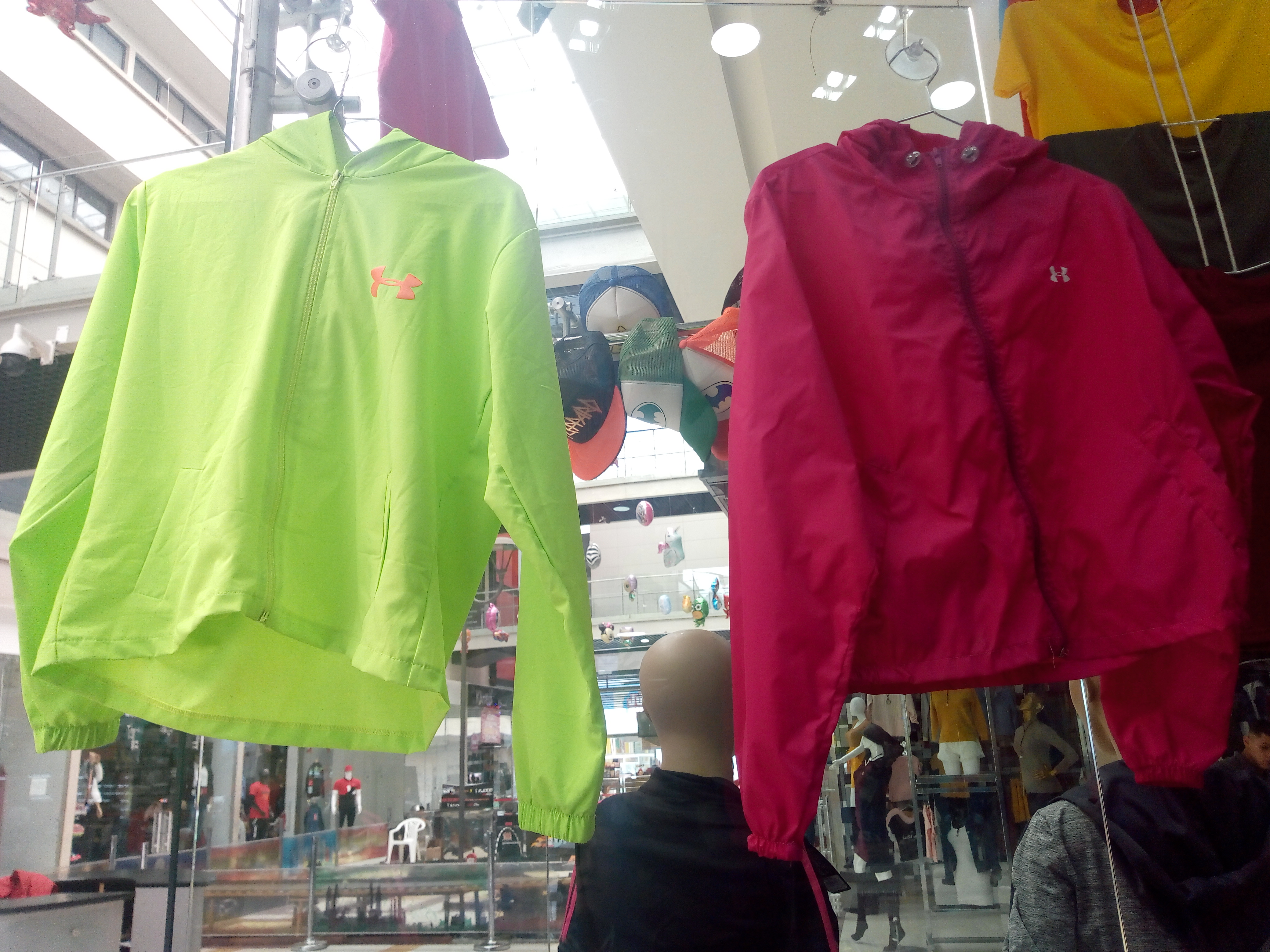 Chaqueta rompe vientos