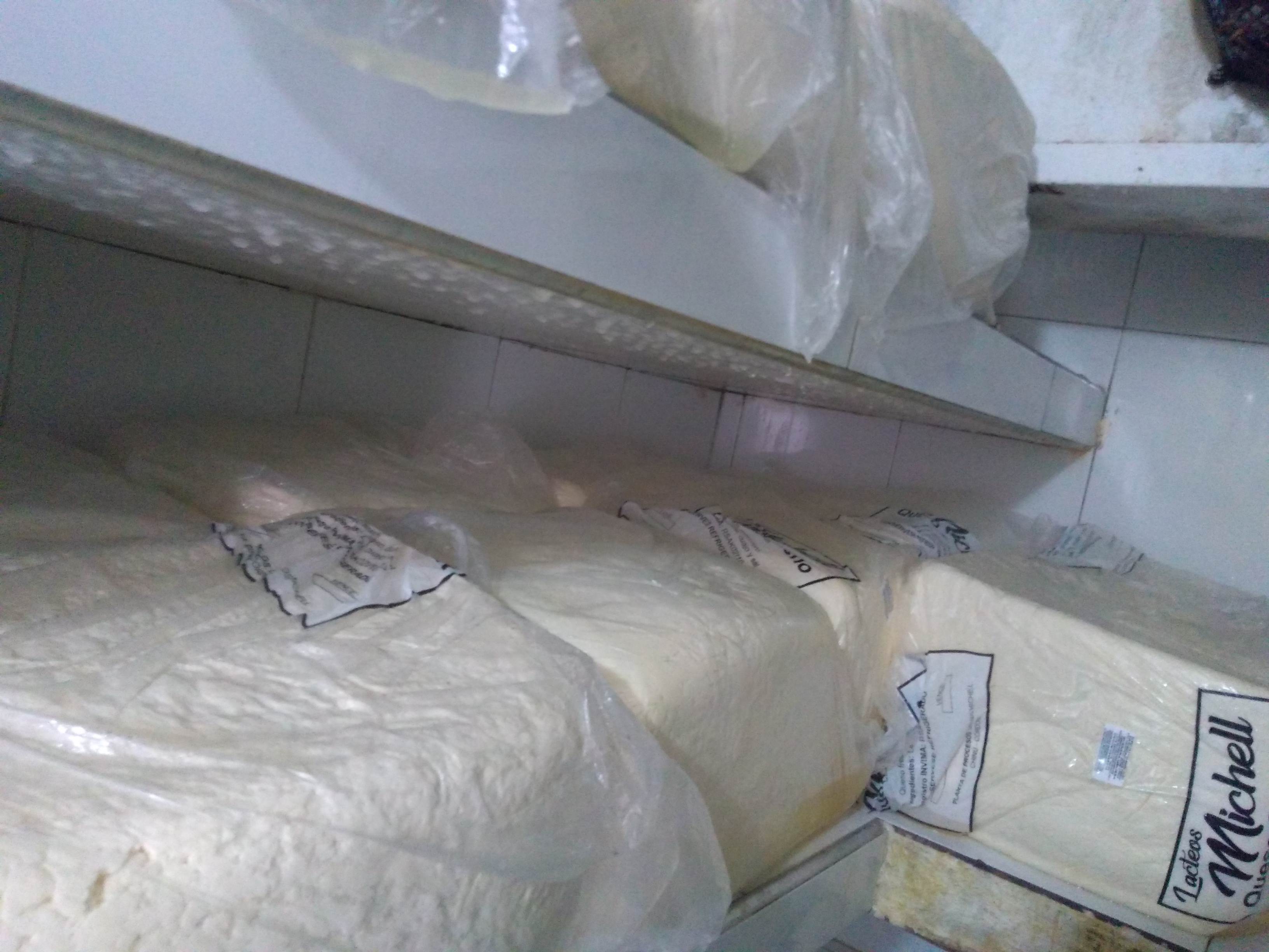 Queso costeño semiduro