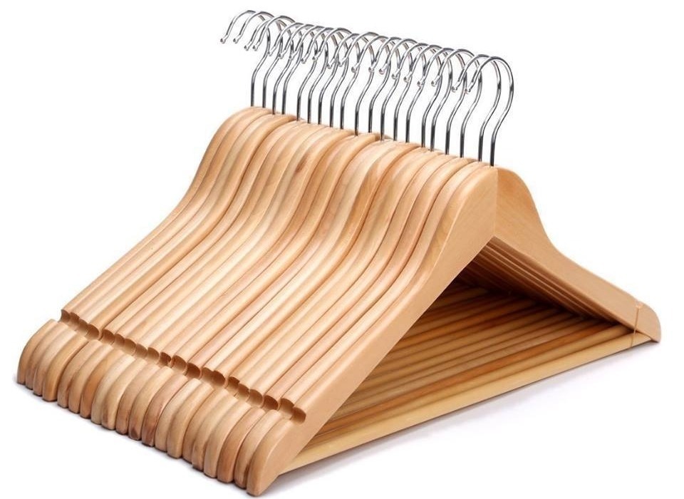 Gancho camisero de madera