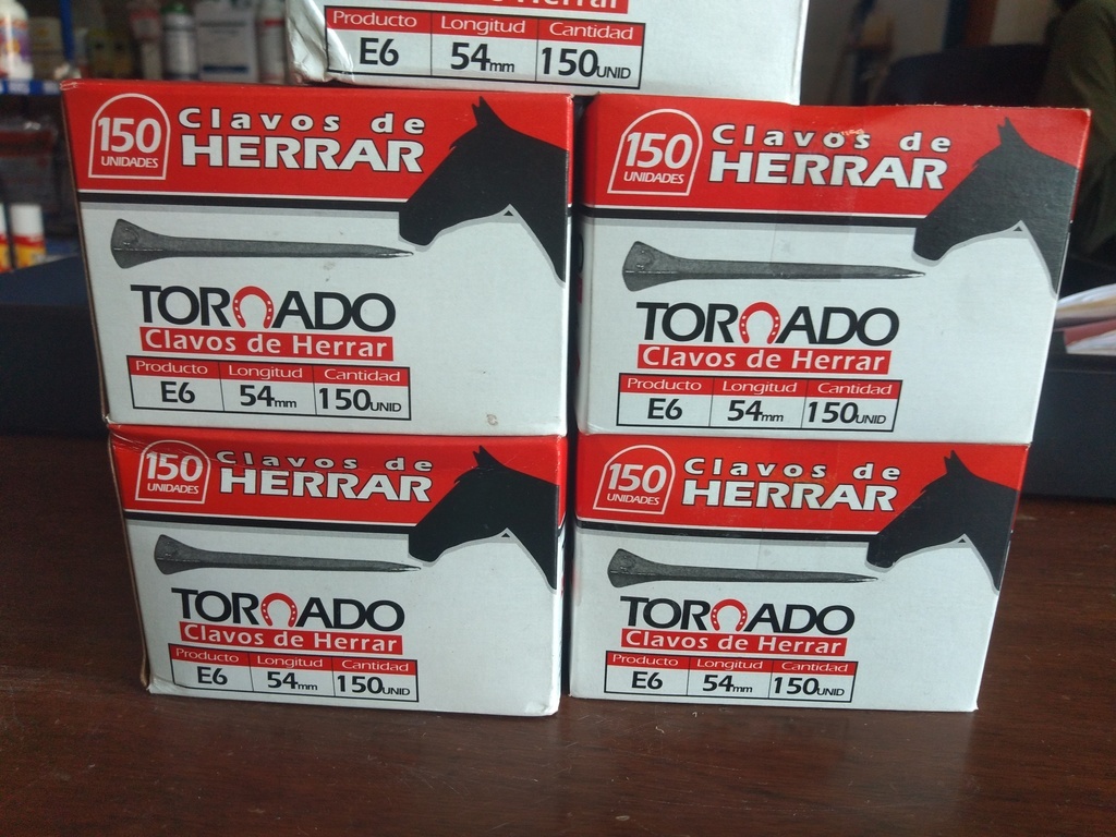 Clavos de herrar caja desde $11.500 a $28.500