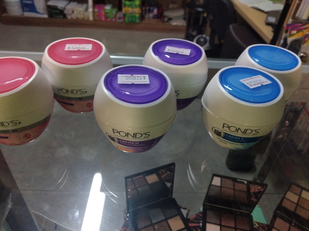 Ponds crema aclarados, piel suave e hidratada y piel suave y tersa x 50 g