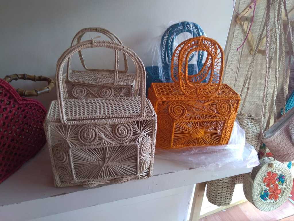 Bolso 100 por ciento hecho a mano en palma de iraca