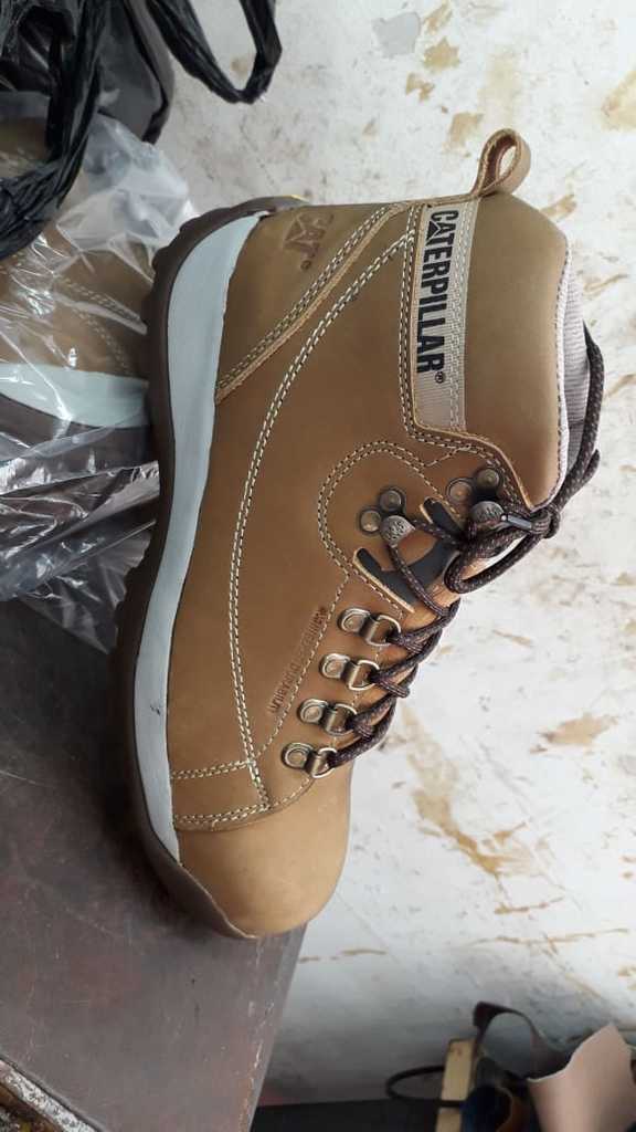 Botas 100 por ciento cuero