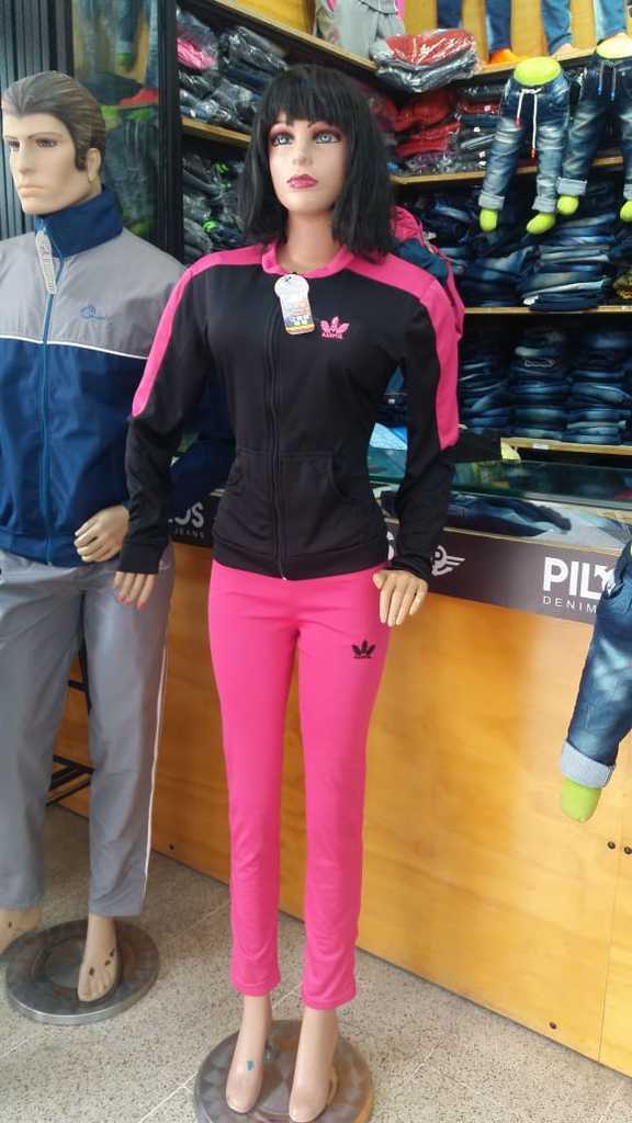 Conjunto sudadera en licra para dama