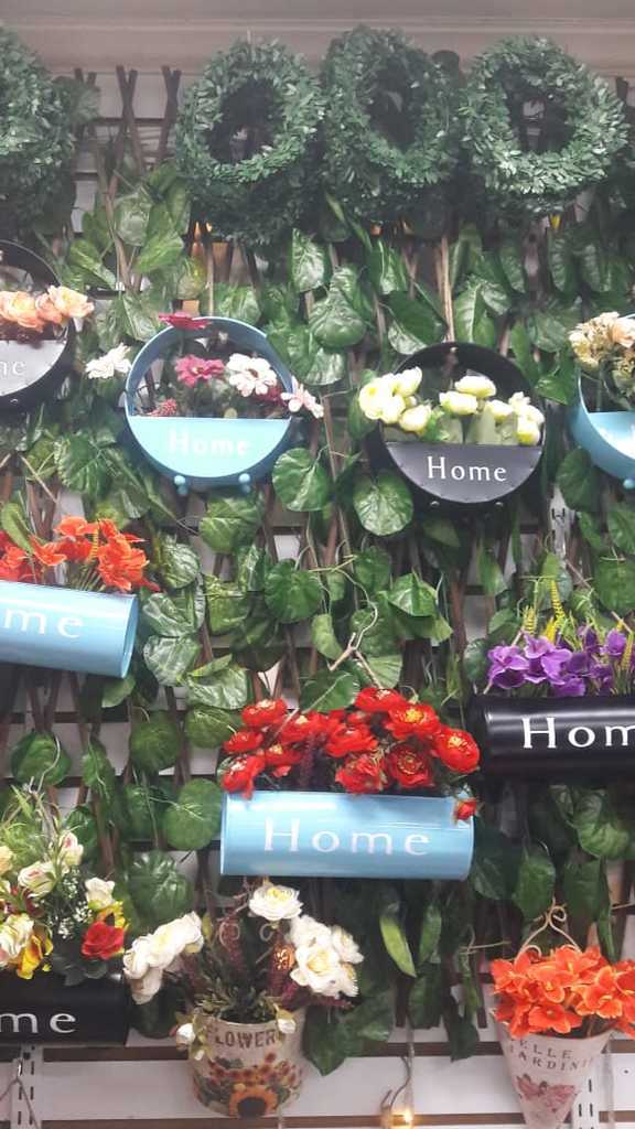 Base en Laton para Flores