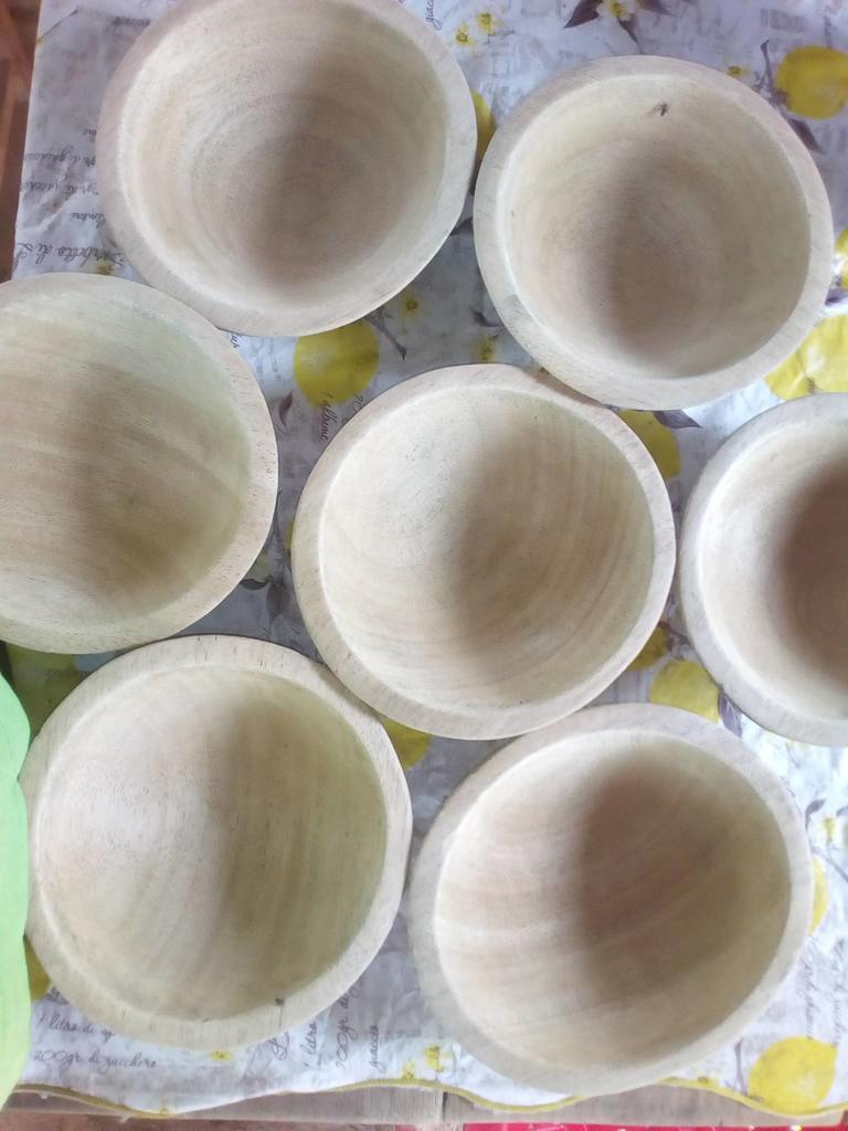 Plato hondo de madera