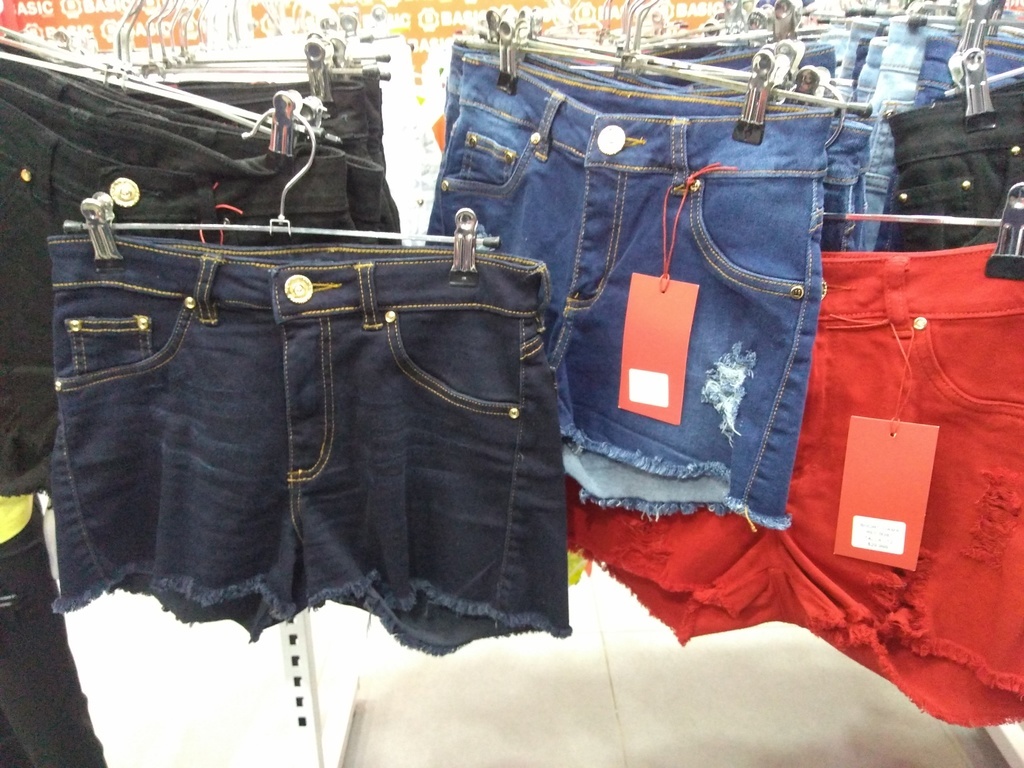 Short Dama