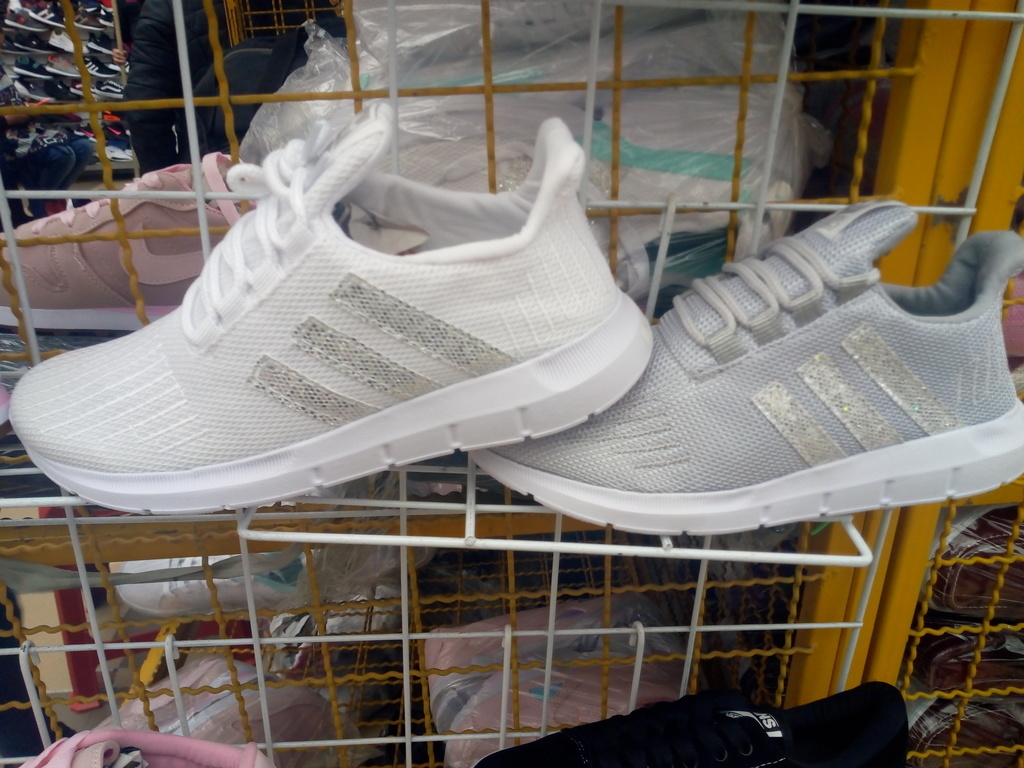 Tenis raicer Adidas