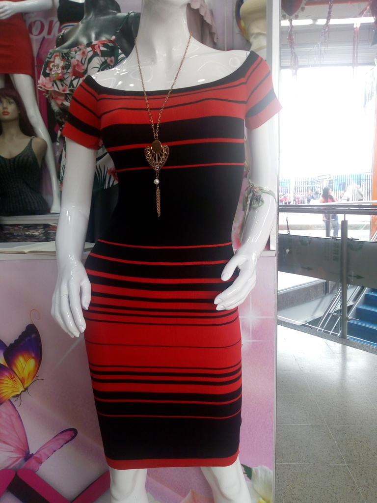 Vestido para dama en hilo