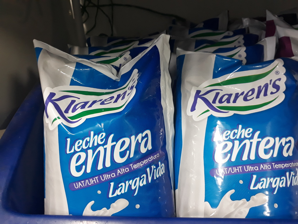 Leche klarens entera grande