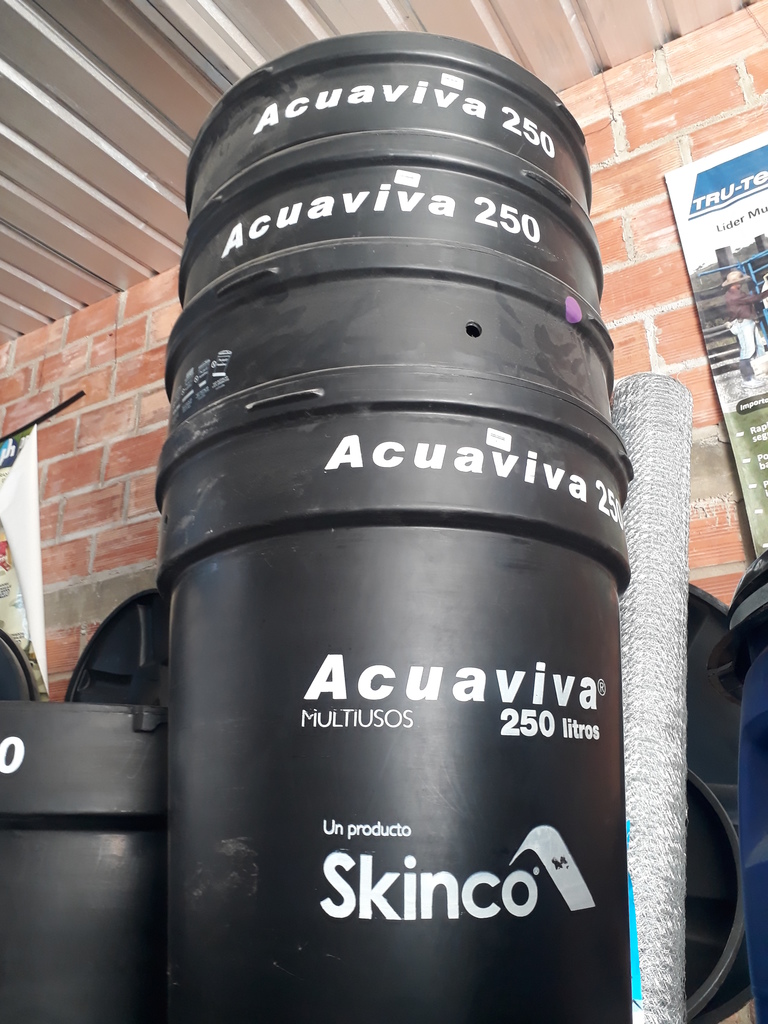 Tanque acuaviva 225