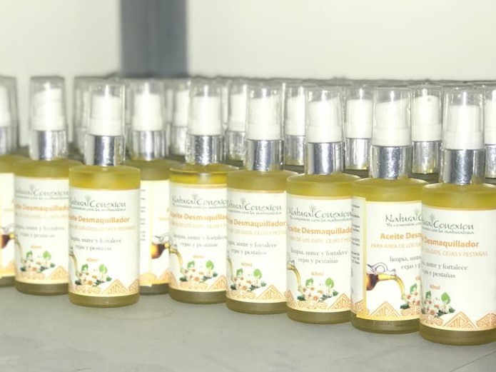 Aceite Natural Desmaquillador de Ojos Manzanilla y Maracuyá * 60 ml