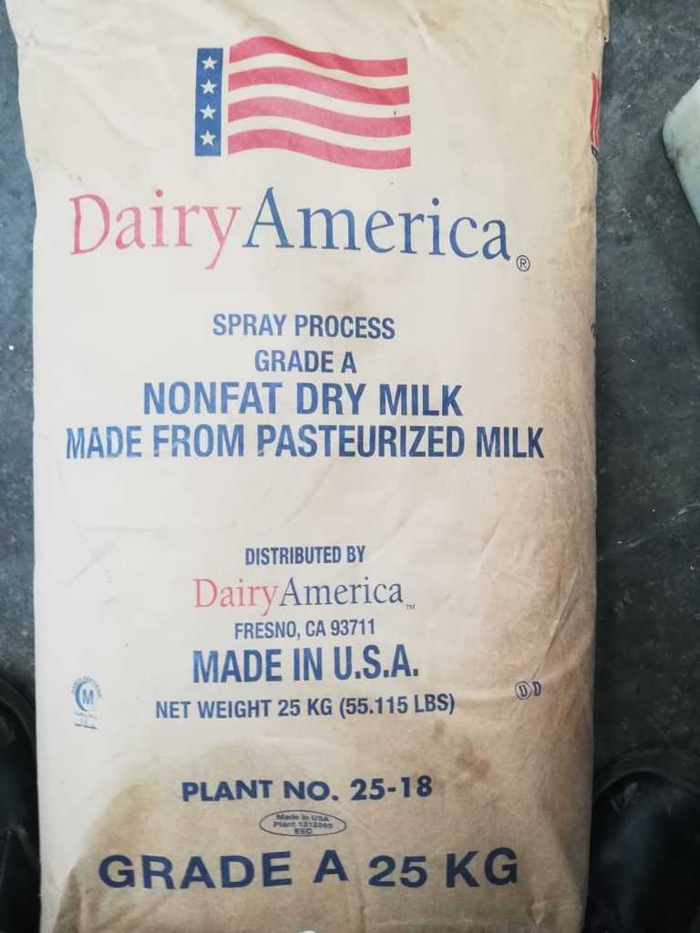 Leche entera en polvo descremada