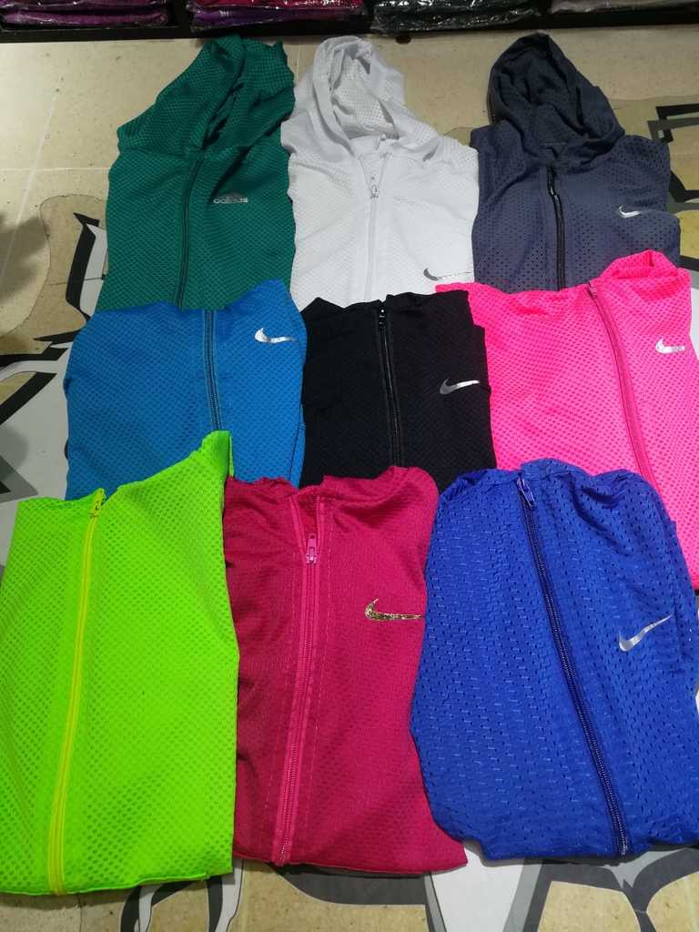 Chaqueta en malla deportiva