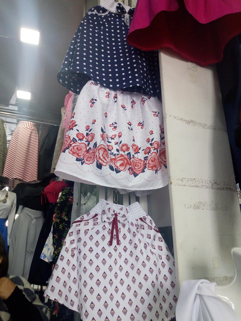 Falda rotonda para niña de la talla 2 a la 4