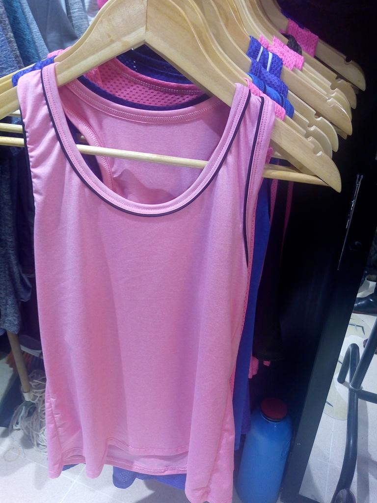 Blusa tipo esqueleto deportiva para dama