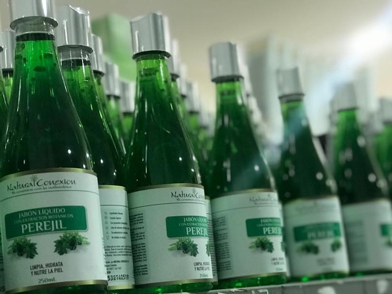 Jabón Líquido Natural De Perejil Efecto Aclarante * 250 Ml