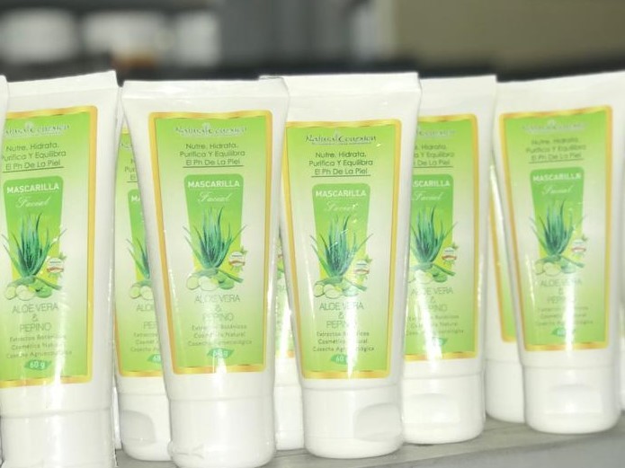 Mascarilla Facial Aloe Vera Pepino Efecto Aclarante Control Grasa Acne*60 G