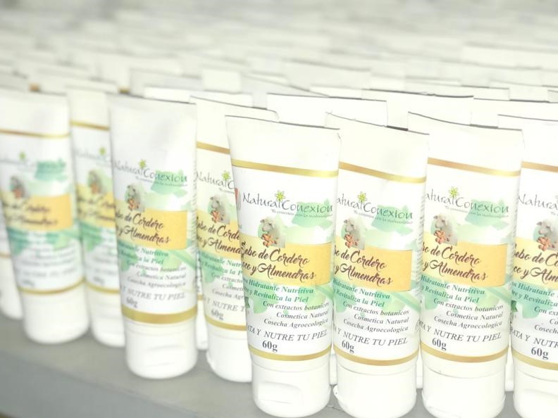 Crema Facial Antiedad Hidratante Y Revitalizante Sebo De Cordero* 60 Gramos